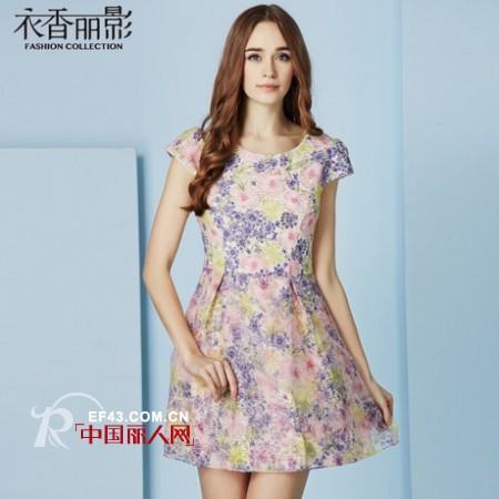 江南风格的女装搭配 紫色两件套修身印花裙LOOK