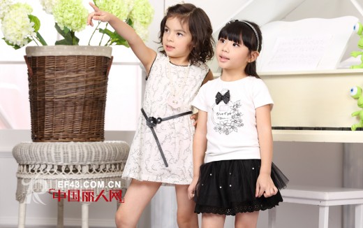 儿童服装颜色搭配 经典黑白色款式搭配