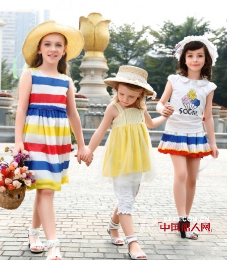 夏天穿什么服装最舒服 女童连衣裙款式 童装品牌哪个好