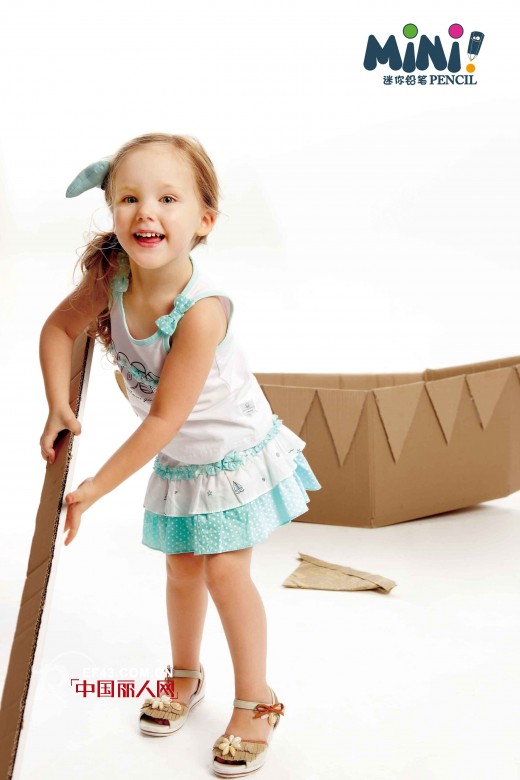 纸箱制作帆船 夏季男童服装搭配