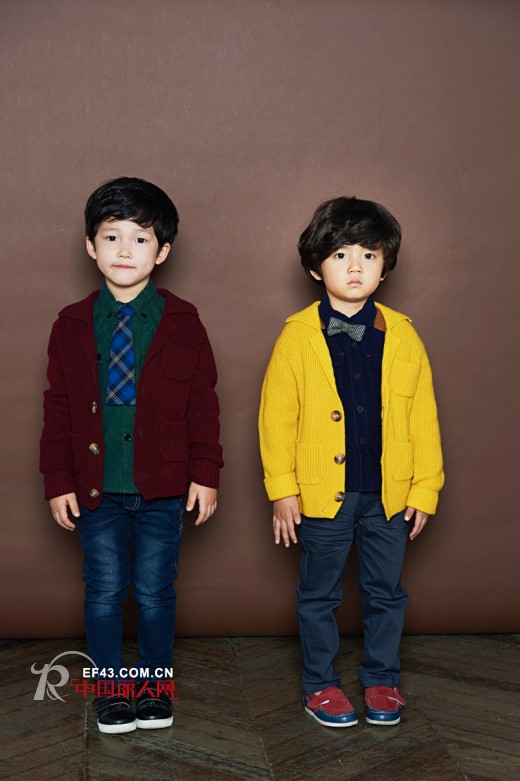 秋冬流行什么外套 韩版外套怎么搭配 针织外套流行吗