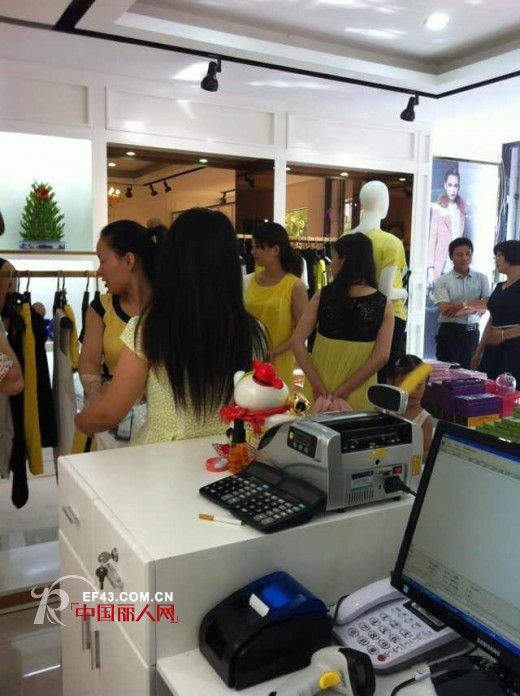 sisuin·溆牌女装江苏高邮店于8月3日开业