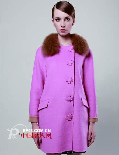 粉紫色配什么颜色好看 粉紫色的秋冬外套怎么搭配