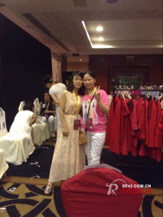 致:N.perfectCombination完美组合秋冬时装秀幕后辛勤付出的泰利家人们 致:N.perfectCombination完美组合秋冬时装秀幕后辛勤付出的泰利家人们