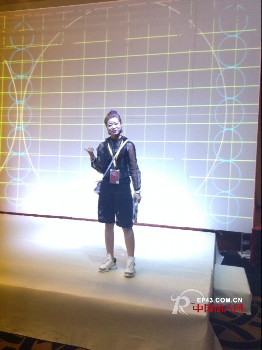致:N.perfectCombination完美组合秋冬时装秀幕后辛勤付出的泰利家人们 致:N.perfectCombination完美组合秋冬时装秀幕后辛勤付出的泰利家人们
