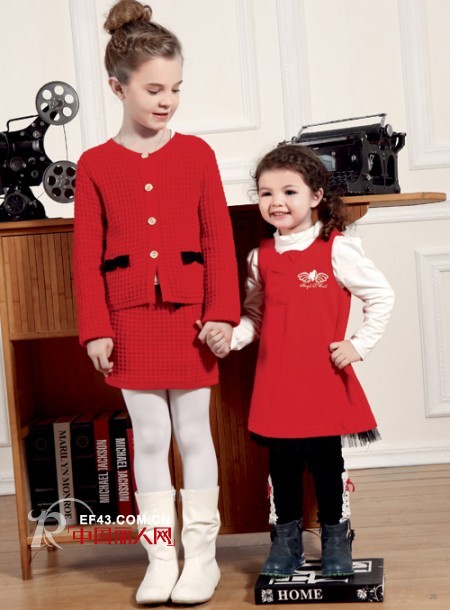 儿童红色服装搭配 儿童服装流行款式