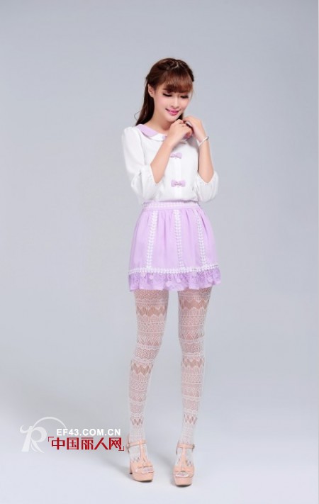 蕾丝袖连衣裙减龄装  韩系紫色裙怎么搭配好看