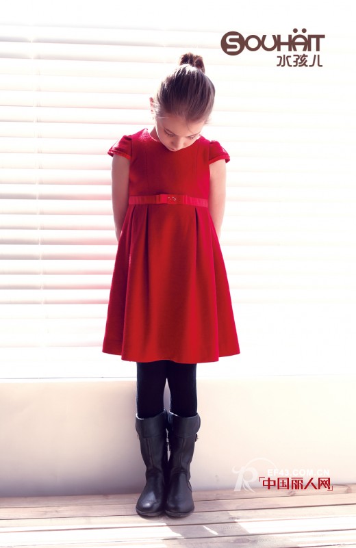 无袖连衣裙搭配 红色无袖连衣裙怎么搭配
