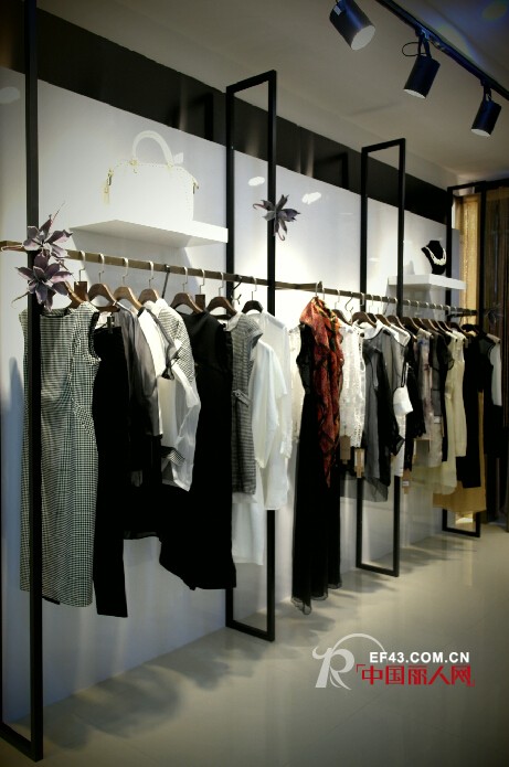 KAREN SHEN女装专柜四川省广安市欧丹商场正在试营业中 欢迎选购！！！