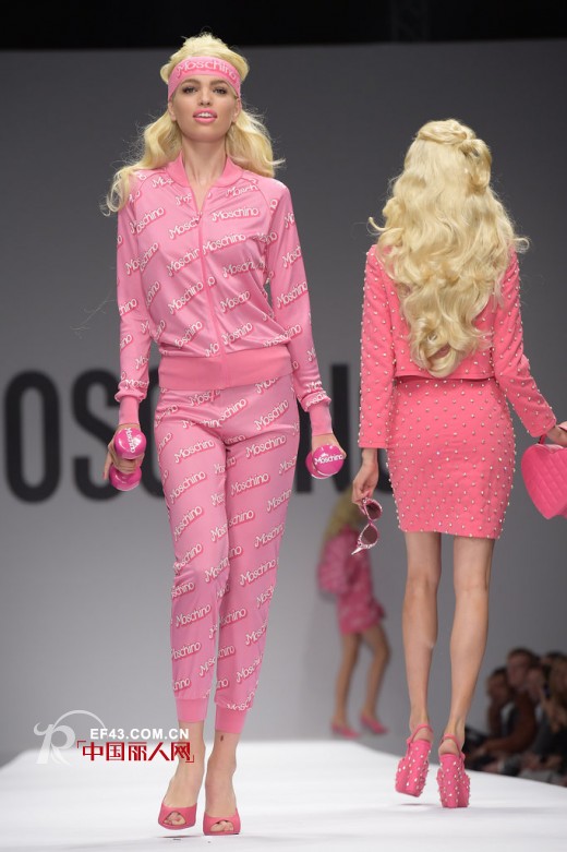 米兰时装周Moschino 2015春夏芭比娃娃来袭