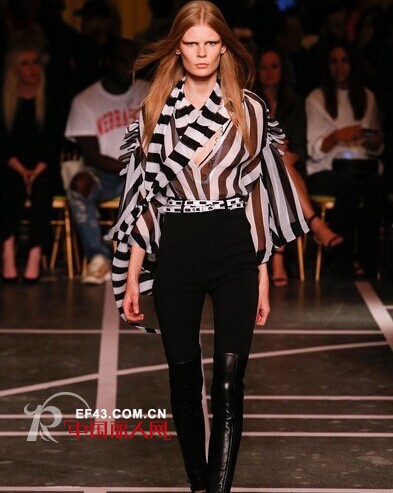 Givenchy 2015春夏巴黎时装周发布新品 展现暗黑哥特风时尚