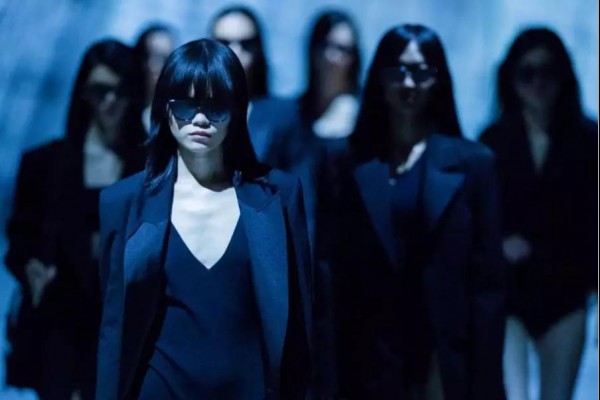 2020上海时装周开幕秀 LILY商务时装多维呈现“中国新女性”