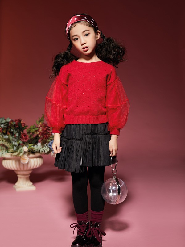红色穿搭为什么更显活泼气质 小女生适合红色的搭配吗