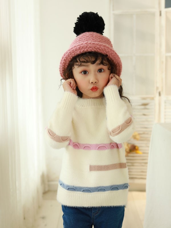 小女生的針織毛衣可以怎么搭配