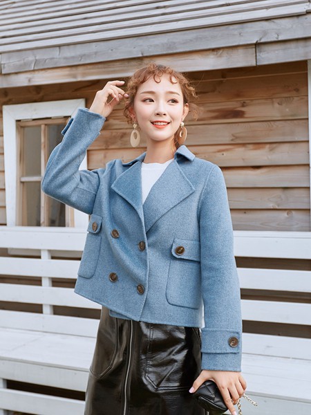 灰蓝色的单品怎么穿出温柔感 天使韩城提升你的衣品