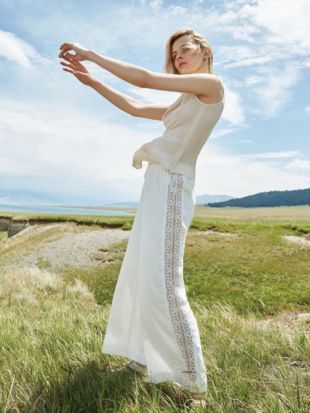 素言品牌女装2022春夏季新款白色无袖连衣裙