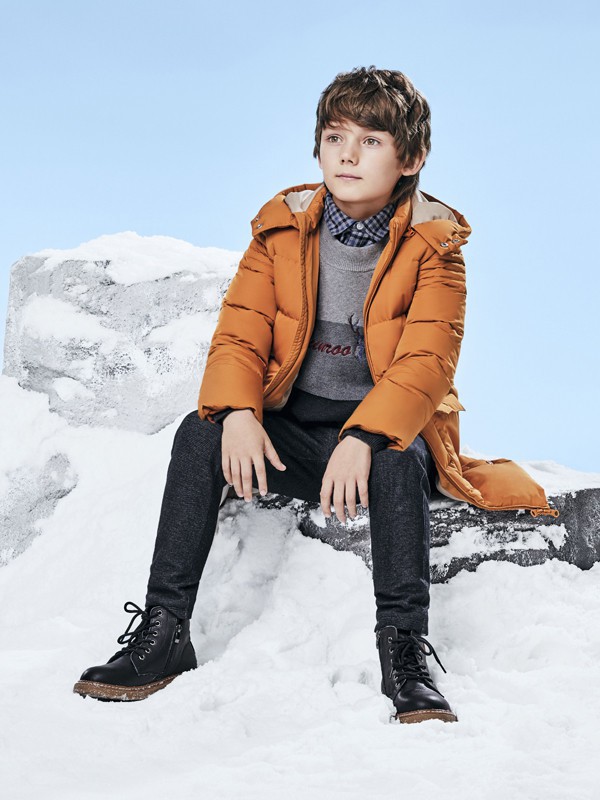男孩子冬季羽絨服有哪些款式比較好看 穿什么樣的比較帥氣
