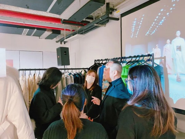 深圳时尚女装领军品牌专场对接会,旨在聚焦供需双方,助推产业共赢
