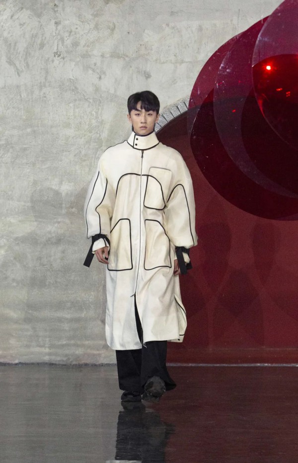 王笑石：洒脱率性、自由性感的东方服装造型艺术
