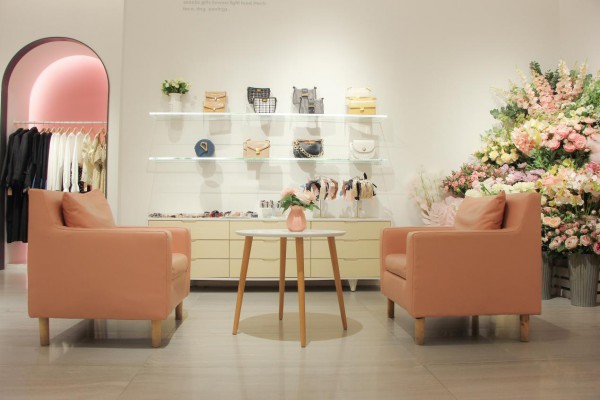 为创业者提供全程扶持开店  加盟广东37°生活美学女装