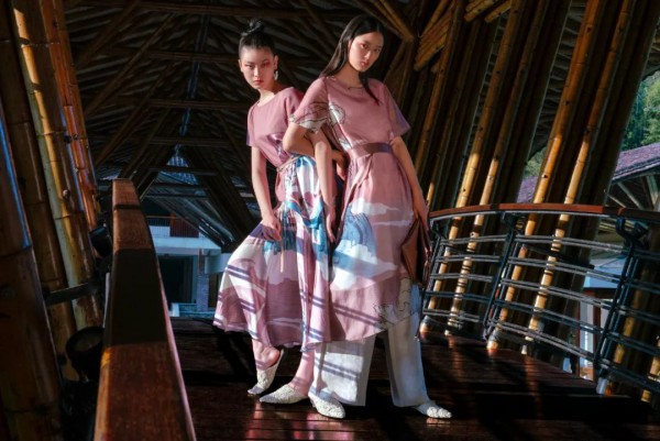 迪凱藝術女裝上新 米蘭時裝周系列——瑰麗敦煌