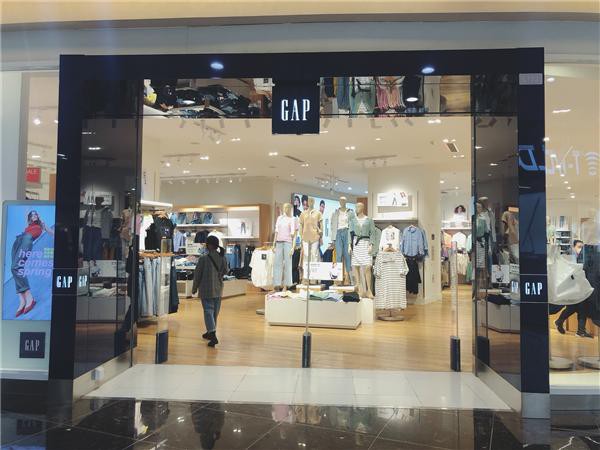 美休闲服饰品牌Gap发布消息称 关闭了其时尚运动服品牌Hill City