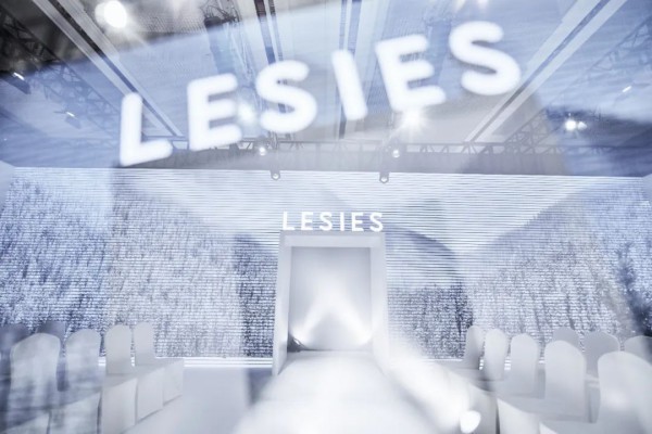 超现实异想| LESIES 2020冬新品发布会圆满落幕