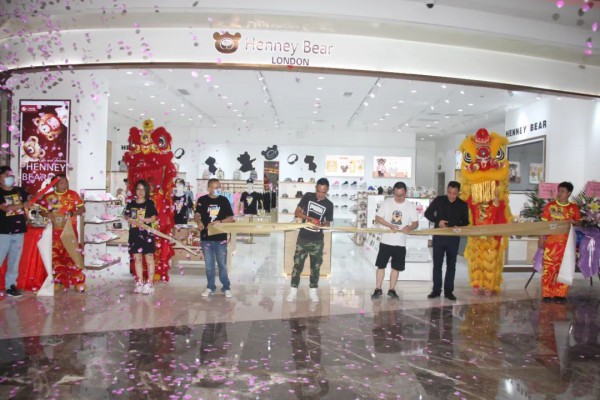 深圳首家 Henney Bear 专卖店正式于水贝IBC开业营业