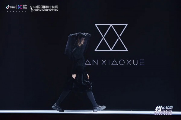 “潮流中国”秀场直击 BAN XIAOXUE 2021春夏系列回归生活本身