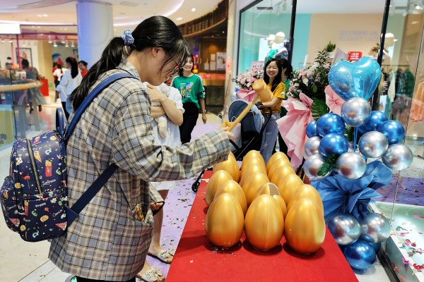 华南女装三巨头麦寻、爱依服、样儿女装，引领行业新风标