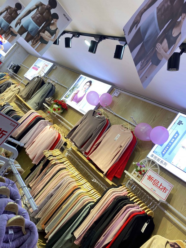 热烈祝贺四川成都张姐100%女人内衣店盛大开业！