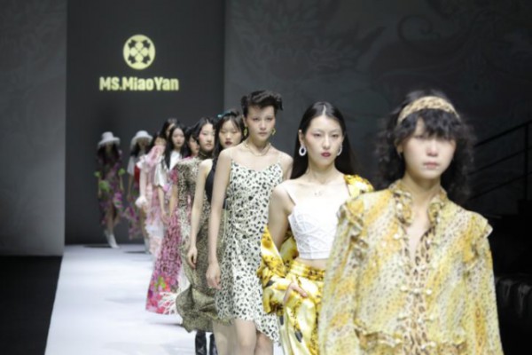 中国设计师品牌MS.MiaoYan深圳时装周推出首秀