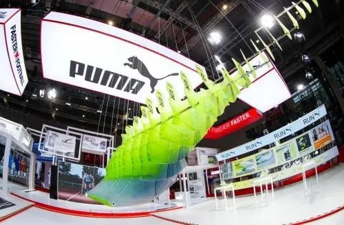 携全新新款碳板跑鞋FAST-R 知名运动品牌PUMA彪马首次在进博会亮相,
