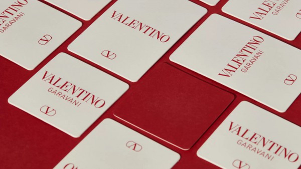 VALENTINO 推出可持续环保包装盒