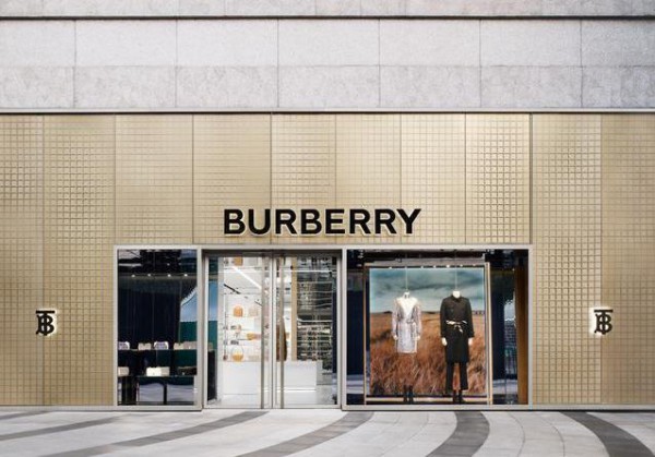 BURBERRY公布中期业绩报告 上海恒隆广场旗舰店盛大开幕