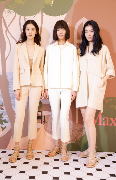 Max Mara 2022春夏广州发布 与惠英红一起感受复古的浪漫