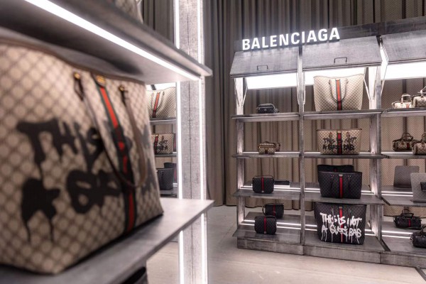 Balenciaga「THE HACKER PROJECT」系列于品牌线下限时体验空间发售