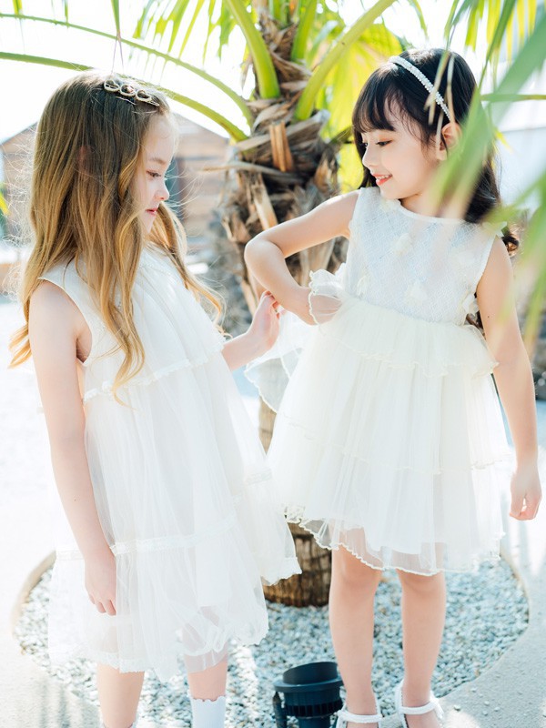 女孩夏天穿什么连衣裙？仙气飘飘的白色&青春活力的橙色哪款适合你呢？