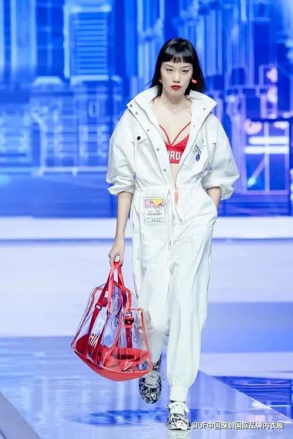 深圳国际内衣展引领全球时尚风向 82500平方米展区汇聚逾千品牌数万新品
