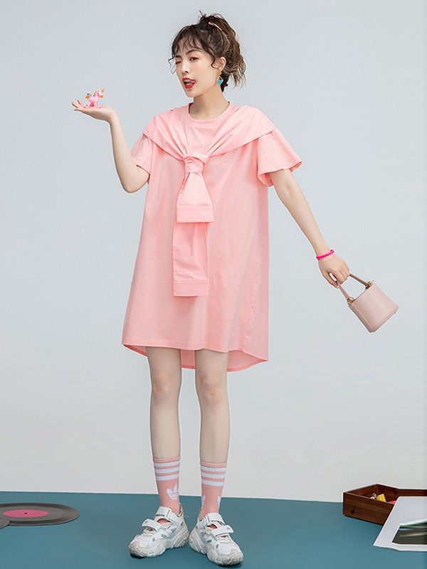 小个子女生怎么穿搭 橙白背带裙&粉色连衣裙哪款更好看
