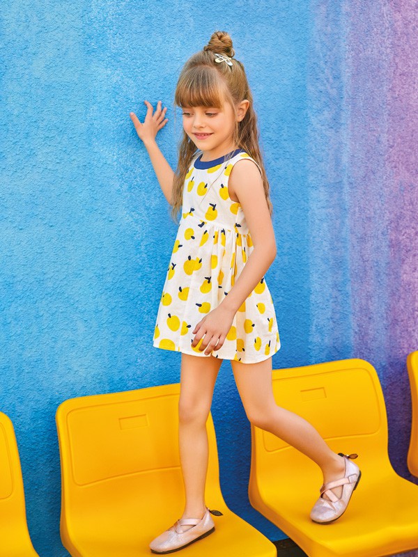 黄色系列的连衣裙适合夏天吗 女孩子的连衣裙怎么挑选