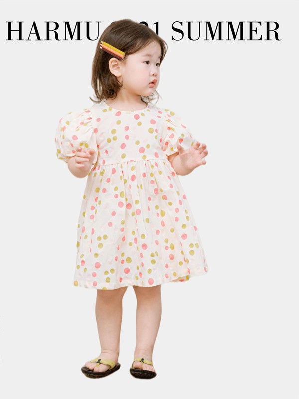 2-3岁的小女生适合穿什么款式的碎花连衣裙
