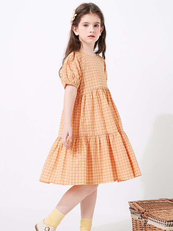 小女生适合穿什么样的连衣裙 蓝色&桔色哪款更适合夏季