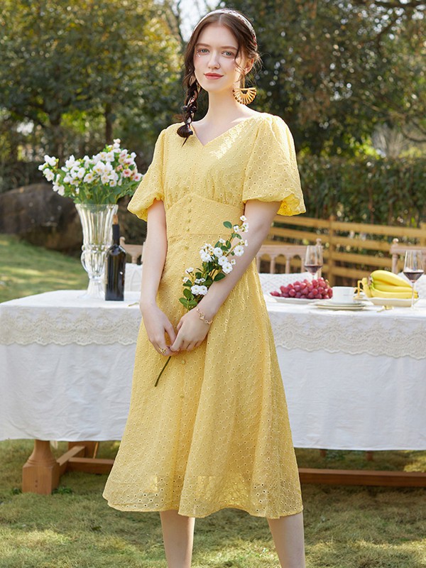 夏天黄色连衣裙怎么挑选,什么色系更显白