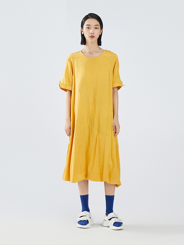 黄色系的连衣裙适合什么肤色 应该怎么搭配