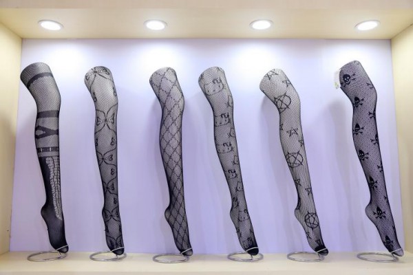 义乌丝袜品牌集中亮相2022上海袜交会 引领袜业细分市场发展