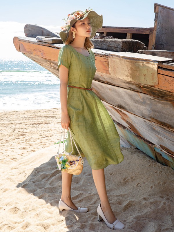 夏季绿色连衣裙怎么搭配 穿什么颜色的鞋子好看