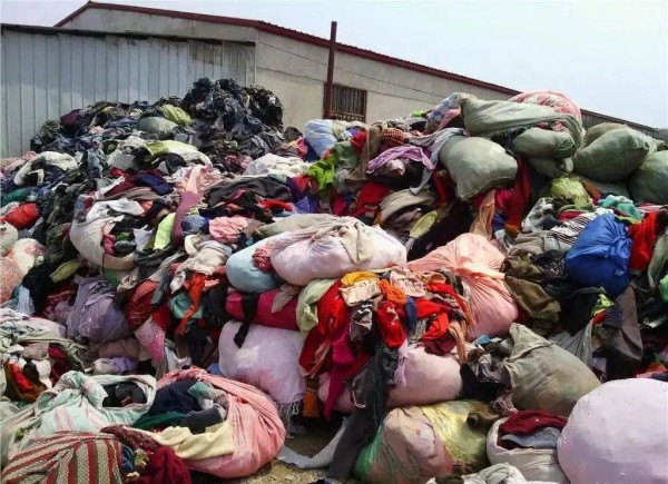 针对废纺织品挥回收,国家出台相关政策推动资源重复利用