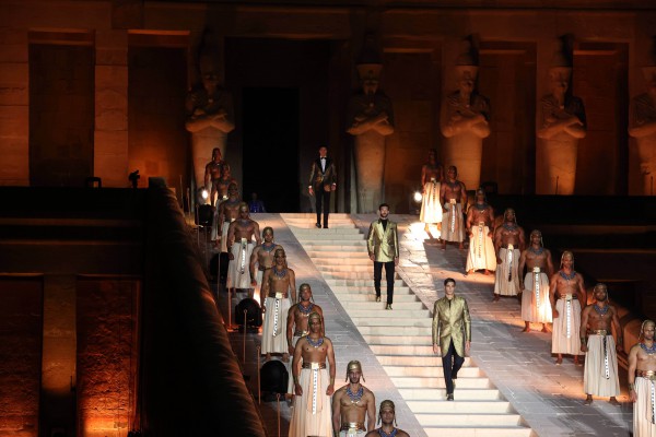 顶级男装品牌STEFANO RICCI品牌50周年时装秀于埃及哈特谢普苏特神庙举办