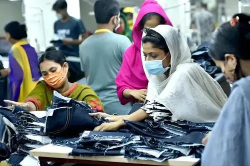西方国家减少进口,孟加拉服装库存堆积如山